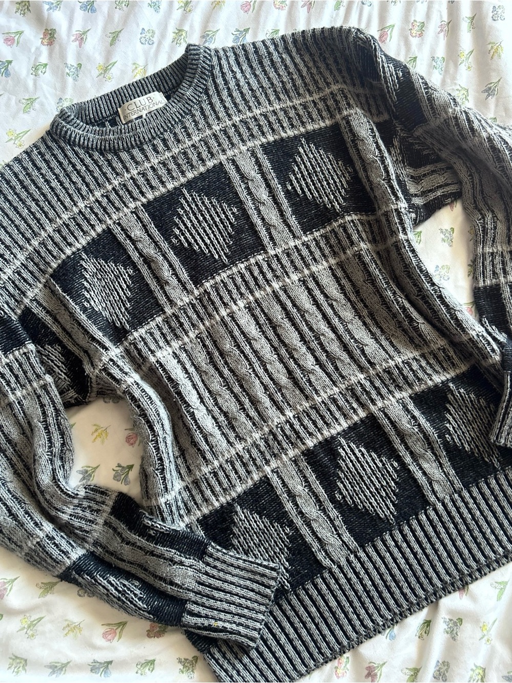 Vintage ‘Club International’ Black and Grey Patterned Chunky Knit Sweater